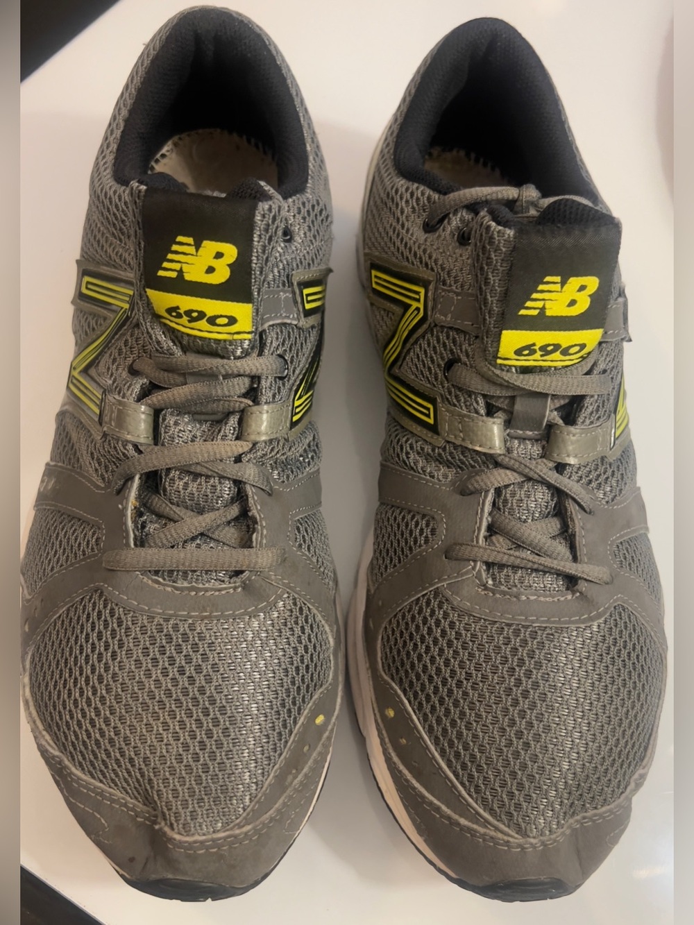 New Balance Men's 690 Mesh Running Shoes - Gray & Neon Yellow Accents Size 11